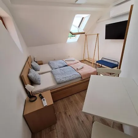 Otel Patakmalom Vendeghaz Döbrönte