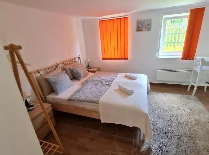 Patakmalom Vendeghaz Hotell Döbrönte