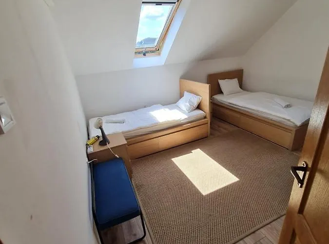 Patakmalom Vendeghaz Hotell Döbrönte