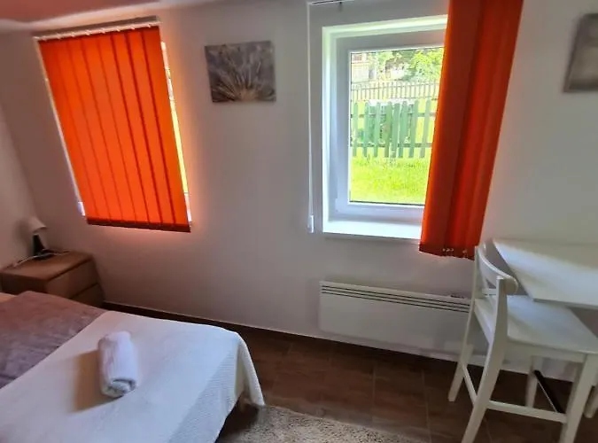 Hotell Patakmalom Vendeghaz *